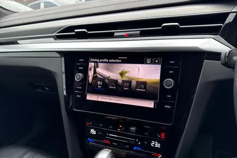 MW21VYA Volkswagen Arteon 2.0 TSI R-Line Fastback DSG Euro 6 (s/s) 5dr Thumbnail #45