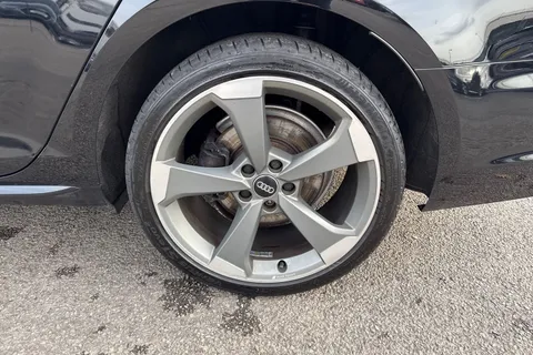 12 of 53 for Audi A4 1.4 TFSI Black Edition S Tronic Euro 6 (s/s) 4dr