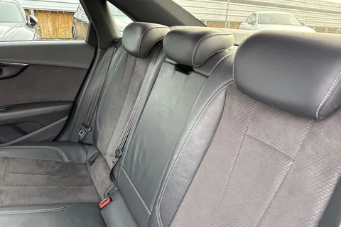 19 of 53 for Audi A4 1.4 TFSI Black Edition S Tronic Euro 6 (s/s) 4dr