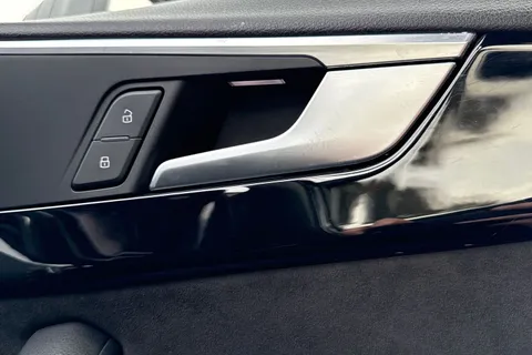 21 of 53 for Audi A4 1.4 TFSI Black Edition S Tronic Euro 6 (s/s) 4dr