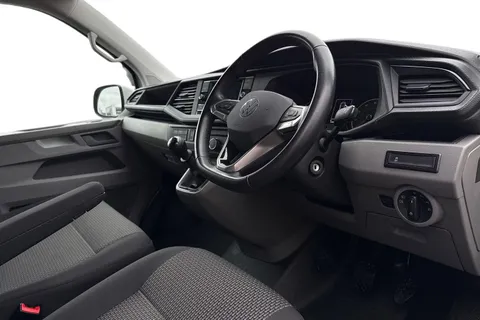 VE72NCV Volkswagen Transporter 2.0 TDI 110 Highline Van Thumbnail #8