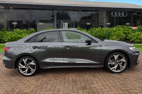 KR25YHZ Audi A3 Black Edition 35 TFSI  150 PS S tronic Thumbnail #4