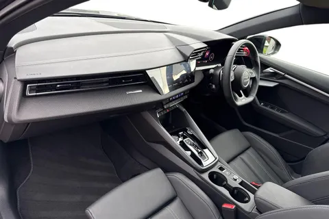 KR25YHZ Audi A3 Black Edition 35 TFSI  150 PS S tronic Thumbnail #16