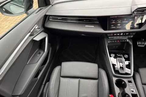 KR25YHZ Audi A3 Black Edition 35 TFSI  150 PS S tronic Thumbnail #21