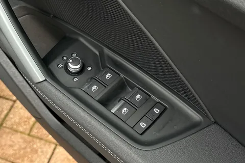 KR25YHZ Audi A3 Black Edition 35 TFSI  150 PS S tronic Thumbnail #44