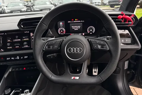 KR25YHZ Audi A3 Black Edition 35 TFSI  150 PS S tronic Thumbnail #47