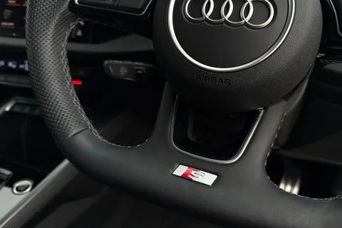 KR25YHZ Audi A3 Black Edition 35 TFSI  150 PS S tronic Thumbnail #48