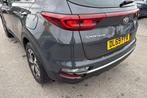 DL69FPX Kia Sportage 1.6 GDi 2 Euro 6 (s/s) 5dr Thumbnail #9