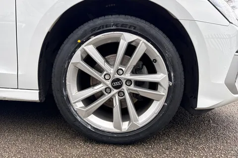 9 of 42 for Audi A3 Sport 30 TFSI 110 PS 6-speed