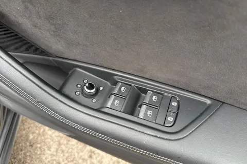 ML69NZX Audi S4 Avant 3.0 TDI V6 Black Edition Tiptronic quattro Euro 6 (s/s) 5dr Thumbnail #22