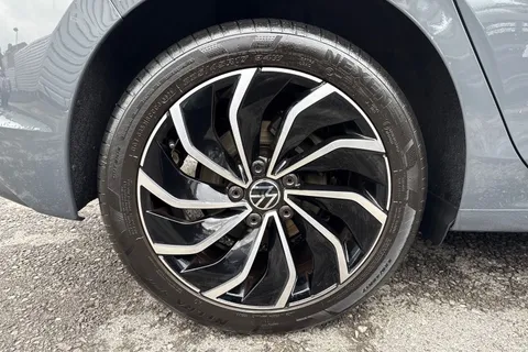 PG23LDE Volkswagen Golf 1.5 TSI Life Euro 6 (s/s) 5dr Thumbnail #10