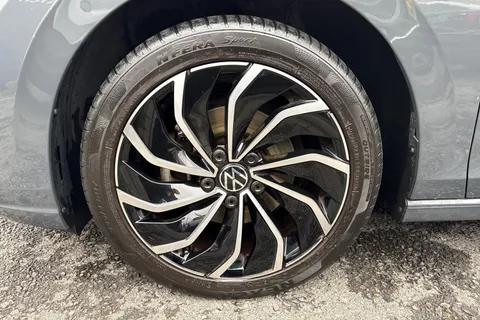 PG23LDE Volkswagen Golf 1.5 TSI Life Euro 6 (s/s) 5dr Thumbnail #11