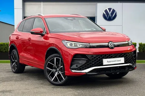 KO25OFV Volkswagen Tiguan 1.5 TSI 272 eHybrid R-Line 5dr DSG | Heated Seats | Rear Camera Thumbnail #2