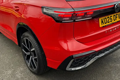 KO25OFV Volkswagen Tiguan 1.5 TSI 272 eHybrid R-Line 5dr DSG | Heated Seats | Rear Camera Thumbnail #9