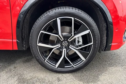 KO25OFV Volkswagen Tiguan 1.5 TSI 272 eHybrid R-Line 5dr DSG | Heated Seats | Rear Camera Thumbnail #11