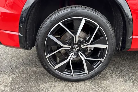 KO25OFV Volkswagen Tiguan 1.5 TSI 272 eHybrid R-Line 5dr DSG | Heated Seats | Rear Camera Thumbnail #12