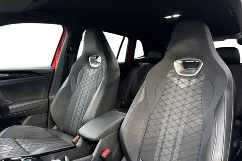 KO25OFV Volkswagen Tiguan 1.5 TSI 272 eHybrid R-Line 5dr DSG | Heated Seats | Rear Camera Thumbnail #17