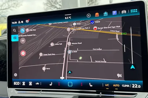 KO25OFV Volkswagen Tiguan 1.5 TSI 272 eHybrid R-Line 5dr DSG | Heated Seats | Rear Camera Thumbnail #18