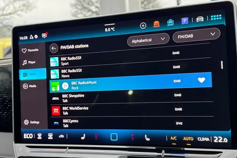 KO25OFV Volkswagen Tiguan 1.5 TSI 272 eHybrid R-Line 5dr DSG | Heated Seats | Rear Camera Thumbnail #30