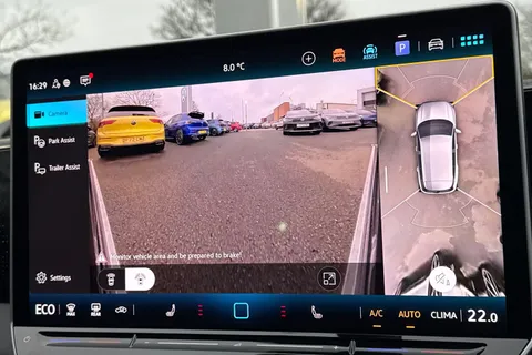 KO25OFV Volkswagen Tiguan 1.5 TSI 272 eHybrid R-Line 5dr DSG | Heated Seats | Rear Camera Thumbnail #34