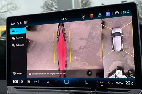 KO25OFV Volkswagen Tiguan 1.5 TSI 272 eHybrid R-Line 5dr DSG | Heated Seats | Rear Camera Thumbnail #35