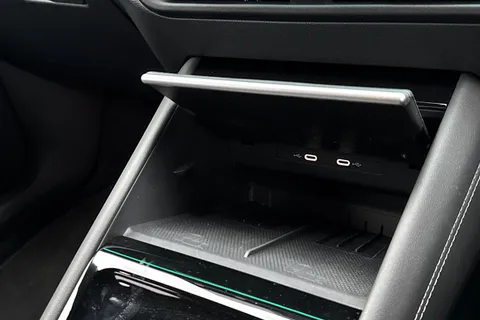 KO25OFV Volkswagen Tiguan 1.5 TSI 272 eHybrid R-Line 5dr DSG | Heated Seats | Rear Camera Thumbnail #42