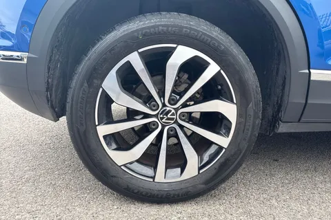 AJ72TUY Volkswagen T-Roc 1.5 TSI Style DSG Euro 6 (s/s) 5dr Thumbnail #8