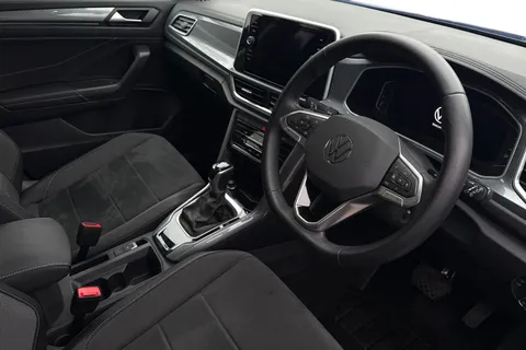 AJ72TUY Volkswagen T-Roc 1.5 TSI Style DSG Euro 6 (s/s) 5dr Thumbnail #9