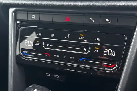 AJ72TUY Volkswagen T-Roc 1.5 TSI Style DSG Euro 6 (s/s) 5dr Thumbnail #20