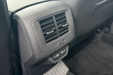 AJ72TUY Volkswagen T-Roc 1.5 TSI Style DSG Euro 6 (s/s) 5dr Thumbnail #26