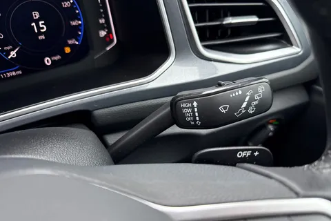 AJ72TUY Volkswagen T-Roc 1.5 TSI Style DSG Euro 6 (s/s) 5dr Thumbnail #34