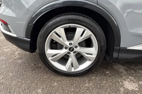 LV71UWM Audi Q4 e-tron Q4 S line 40 e-tron 150,00 kW Thumbnail #11