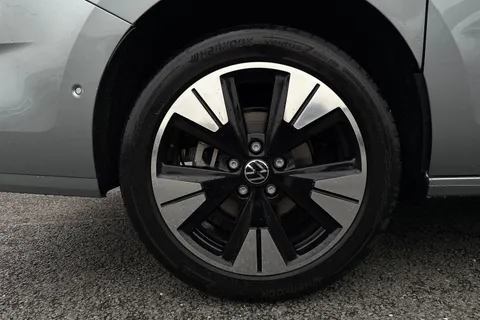 DH75HHE Volkswagen Multivan Style LWB 150PS 2.0 TDI 7 Speed DSG - 7-Seat Conference Package Thumbnail #11