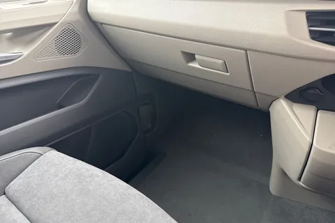 DH75HHE Volkswagen Multivan Style LWB 150PS 2.0 TDI 7 Speed DSG - 7-Seat Conference Package Thumbnail #20