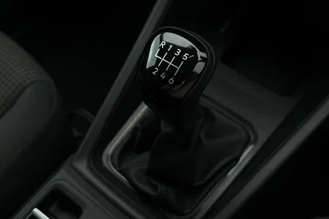 DA25AHU Volkswagen Caddy 2.0 TDI 102PS Commerce Van [Business/Tech Pack] Thumbnail #23