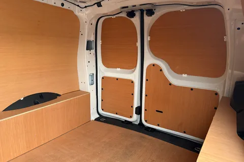 DE25UGD Volkswagen Caddy 2.0 TDI 75PS Commerce Van [Business/Tech Pack] Thumbnail #19