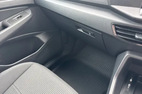 DE25UGD Volkswagen Caddy 2.0 TDI 75PS Commerce Van [Business/Tech Pack] Thumbnail #20