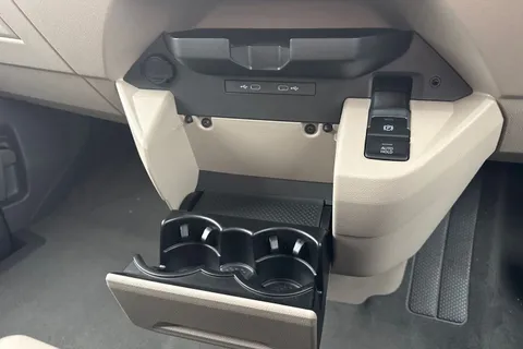 DH75HHE Volkswagen Multivan Style LWB 150PS 2.0 TDI 7 Speed DSG - 7-Seat Conference Package Thumbnail #23