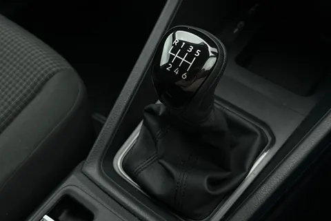 DE25UGD Volkswagen Caddy 2.0 TDI 75PS Commerce Van [Business/Tech Pack] Thumbnail #23