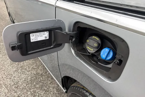 DH75HHE Volkswagen Multivan Style LWB 150PS 2.0 TDI 7 Speed DSG - 7-Seat Conference Package Thumbnail #26