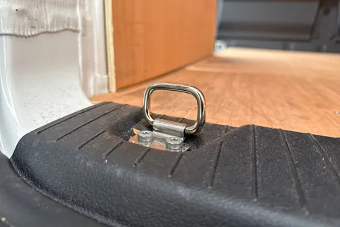 DA25AHU Volkswagen Caddy 2.0 TDI 102PS Commerce Van [Business/Tech Pack] Thumbnail #32