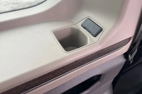 DH75HHE Volkswagen Multivan Style LWB 150PS 2.0 TDI 7 Speed DSG - 7-Seat Conference Package Thumbnail #35