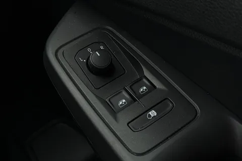 DE25UGD Volkswagen Caddy 2.0 TDI 75PS Commerce Van [Business/Tech Pack] Thumbnail #34