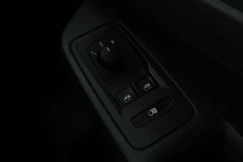 DA25AHU Volkswagen Caddy 2.0 TDI 102PS Commerce Van [Business/Tech Pack] Thumbnail #39