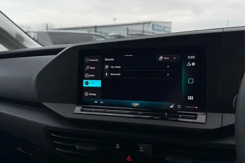 DA25AHU Volkswagen Caddy 2.0 TDI 102PS Commerce Van [Business/Tech Pack] Thumbnail #45