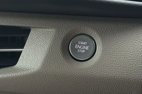 DH75HHE Volkswagen Multivan Style LWB 150PS 2.0 TDI 7 Speed DSG - 7-Seat Conference Package Thumbnail #45