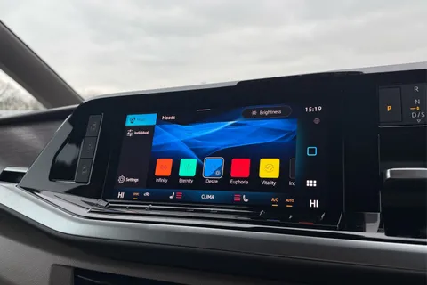 DH75HHE Volkswagen Multivan Style LWB 150PS 2.0 TDI 7 Speed DSG - 7-Seat Conference Package Thumbnail #57