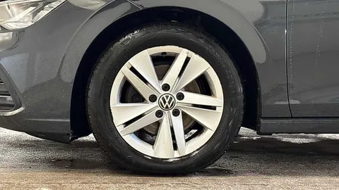 6 of 10 for Volkswagen Golf 1.5 TSI 150 Life 5dr | App Connect | Acc