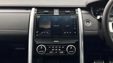 KT74TKC Land Rover Discovery 3.0 D350 Dynamic HSE 5dr Thumbnail #15