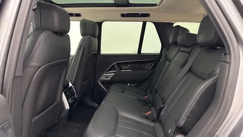 KW24LFP Land Rover Range Rover 3.0 P460e HSE 5dr Thumbnail #4